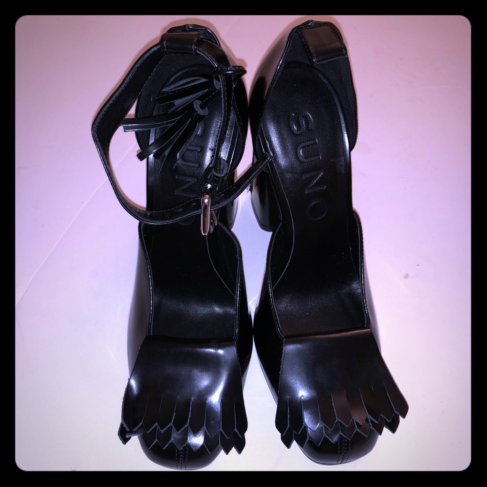 SUNO Patent Ankle Strap High Heel